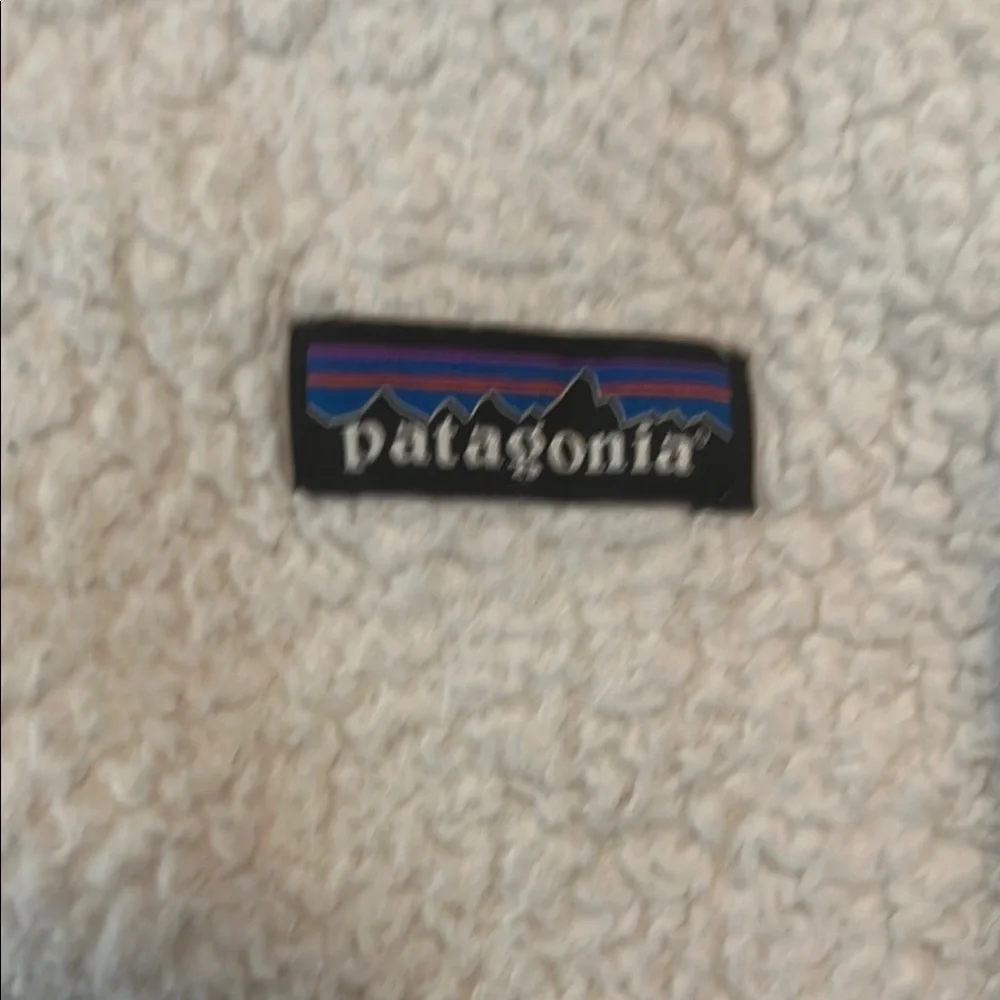 Patagonia White Fleece Jacket - Picture 2 of 6